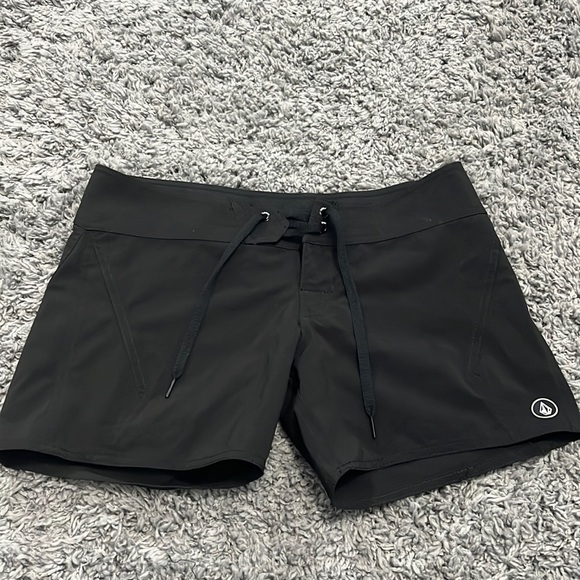 Volcom Shorts - Picture 1 of 6